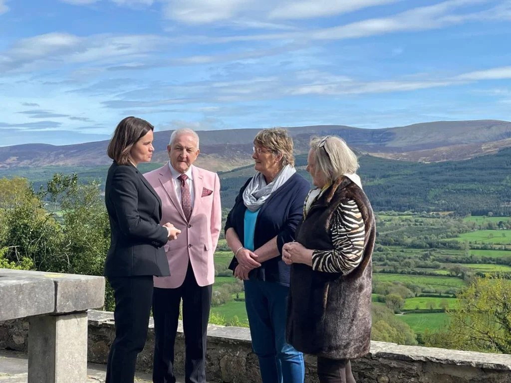 Sviatlana Tsikhanouskaya with Martin Quinn, Helen Morrissey and Nora May Kennedy at the Glen of Aherlow Fáilte Society